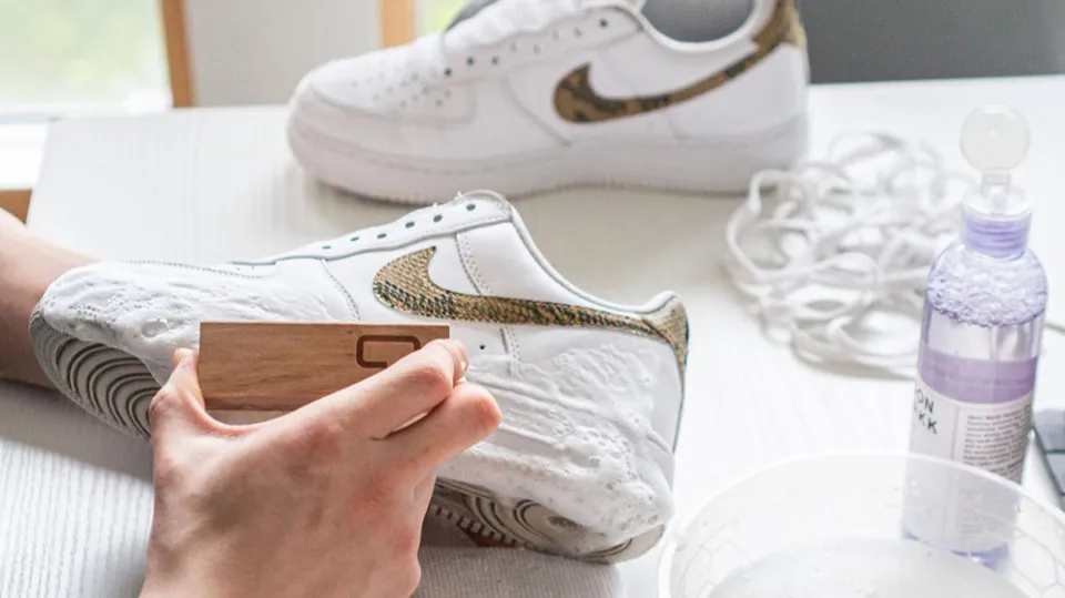 How to Clean White Sneakers? Ultimate Guide - After SYBIL